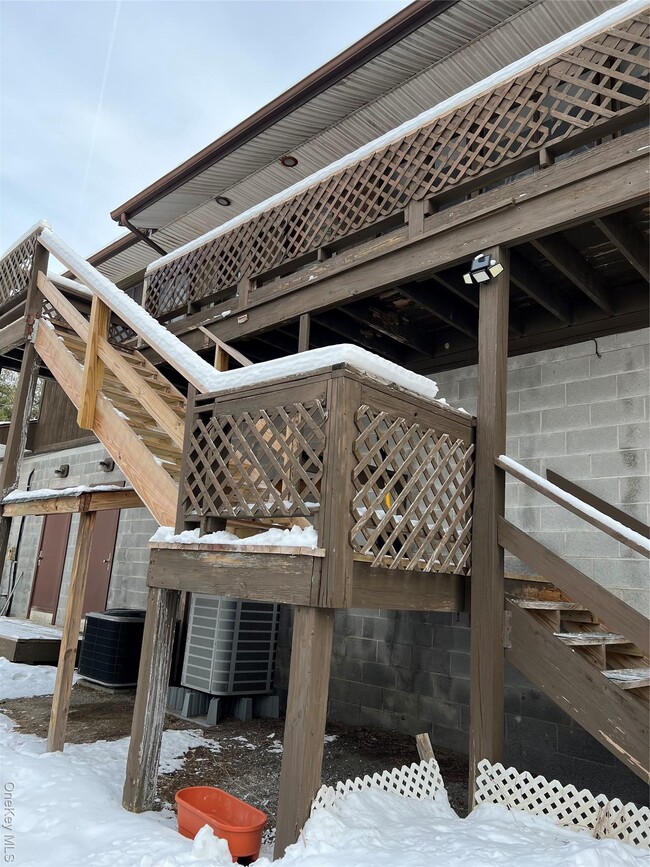 Building Photo - 1225 NY-9G