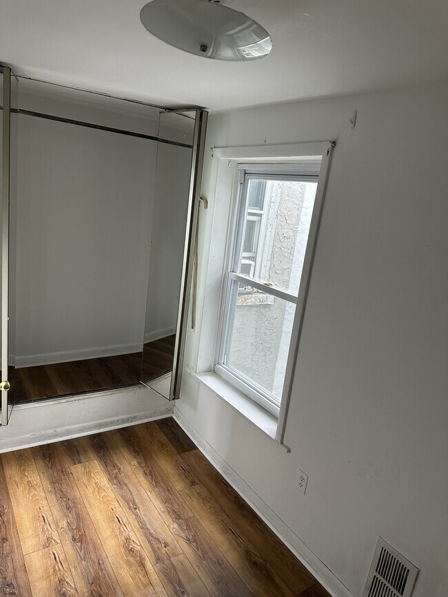 Building Photo - 3942 Delancey St