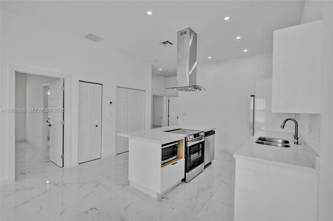 Building Photo - 1559 NW 62nd Terrace