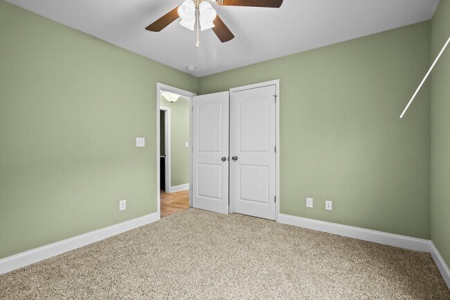 Building Photo - 128 Sycamore Hill Dr