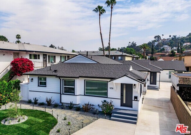 Building Photo - 1258 Mariposa St