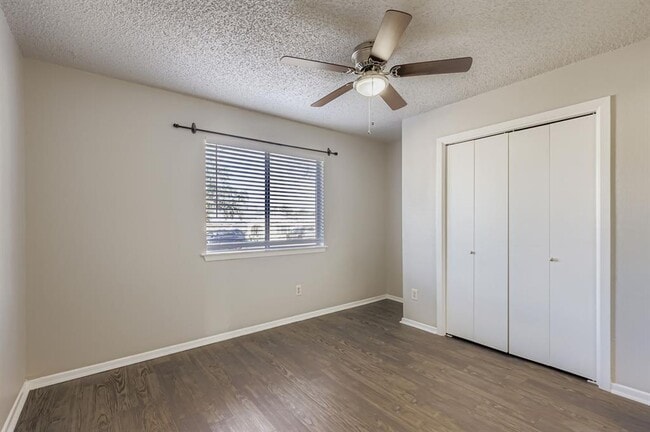 Building Photo - 11807 Acorn Creek Trail