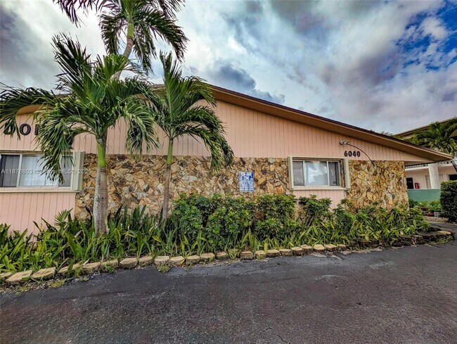 Primary Photo - 6040 SW 26th St