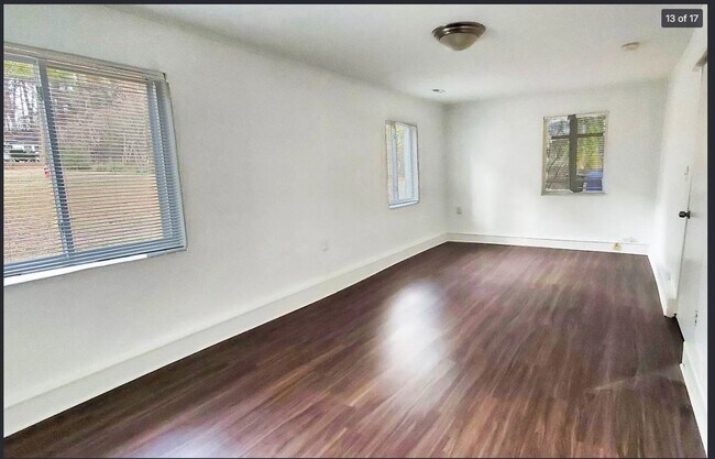 Building Photo - Beautiful 2-bedroom home!