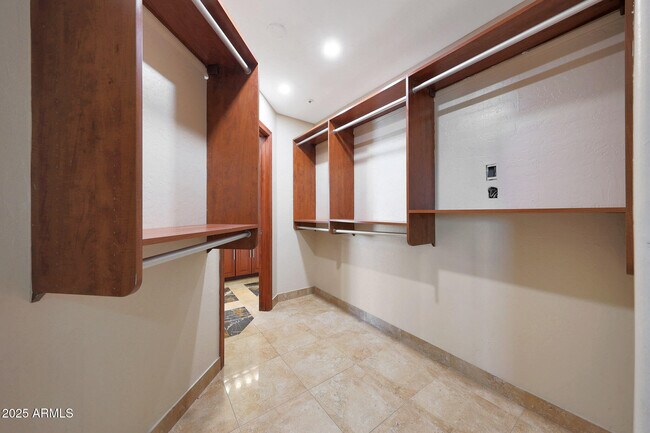 Building Photo - 8830 E Carol Way