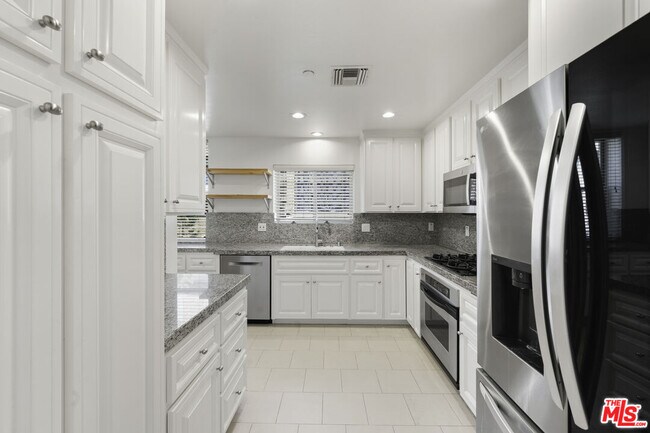 Building Photo - 1820 Benecia Ave