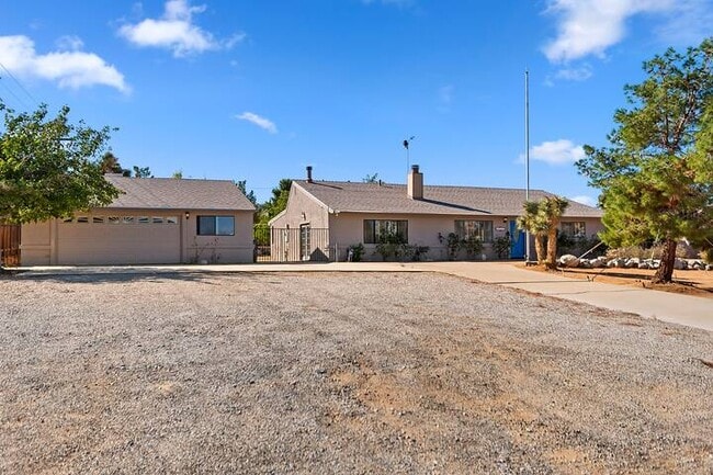 Building Photo - 58327 Bonanza Dr