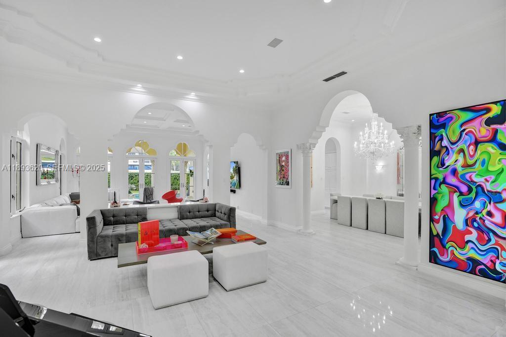 Building Photo - 17001 Collins Ave