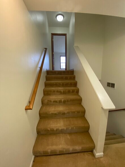 Building Photo - 659 Southtowne Dr