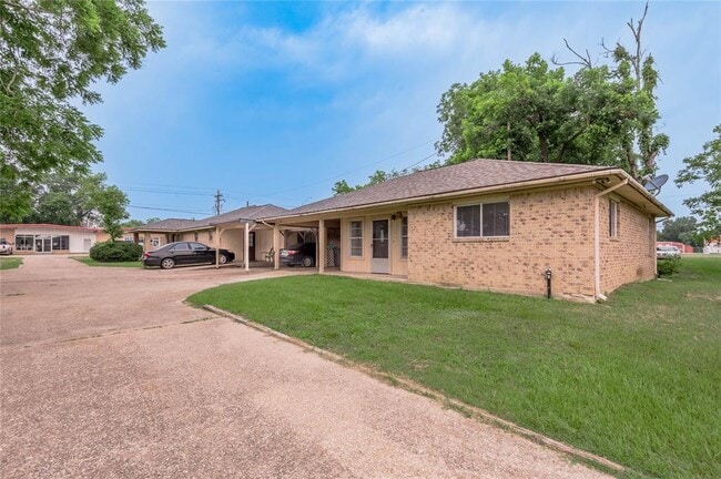Building Photo - 125 Lee Ln