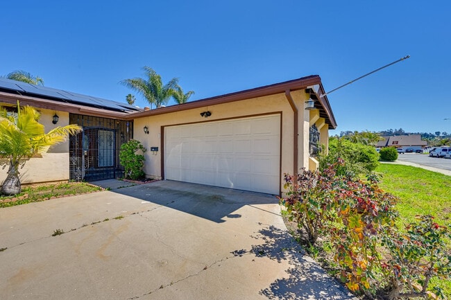 Building Photo - 719 Mahogany Dr
