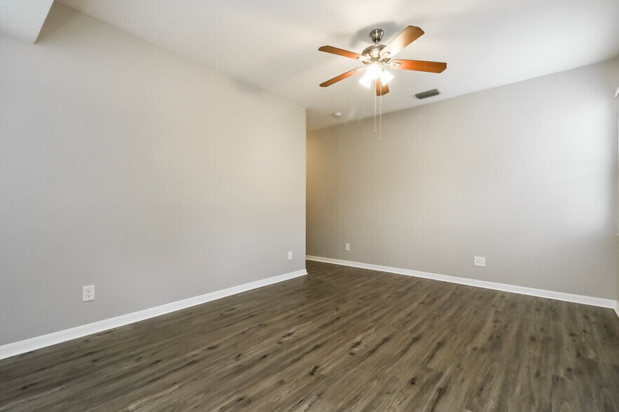 Building Photo - 13043 Terrace Springs Dr