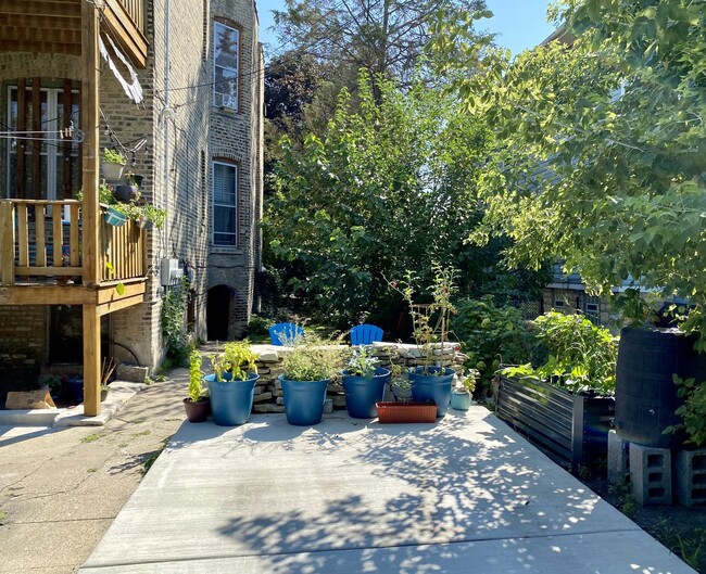 Building Photo - 2326 S Millard Ave
