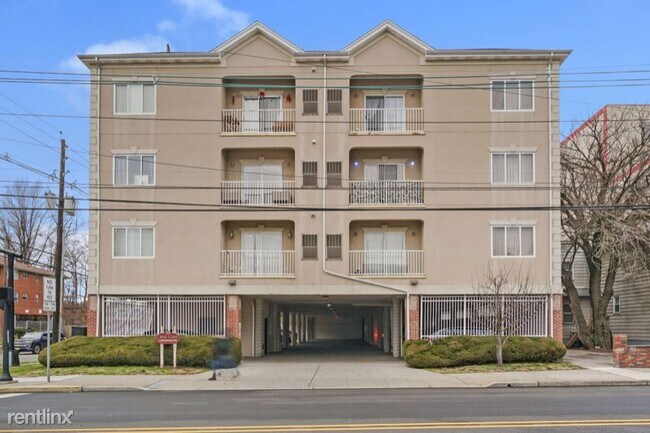Primary Photo - 349 W Grand St