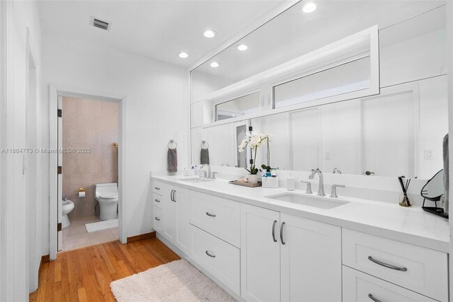 Building Photo - 6850 Sunrise Terrace