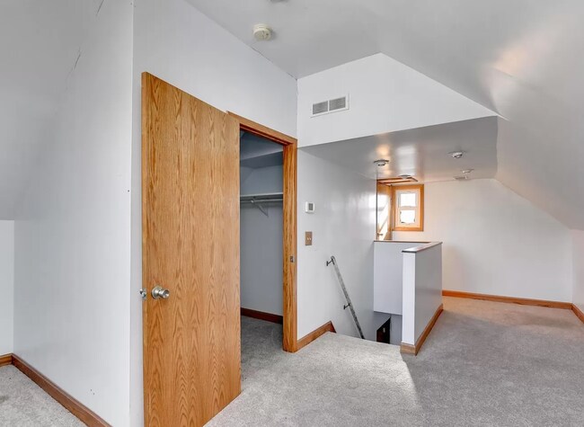 Building Photo - 923 N 49th St