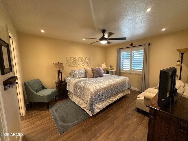 Building Photo - 4328 E Capri Ave