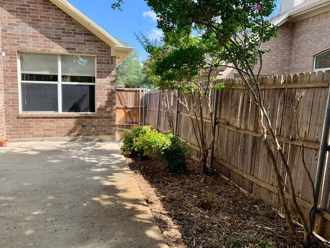 Building Photo - Cavender