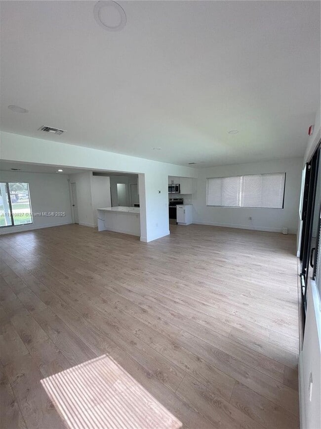 Building Photo - 317 N 31st Ave