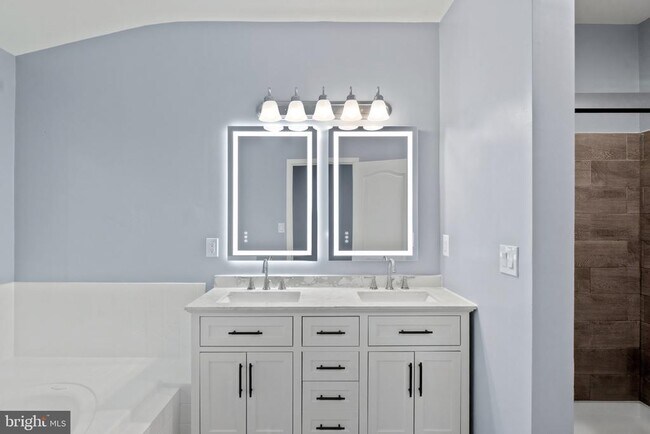 Building Photo - 7910 Beach Plum Ln