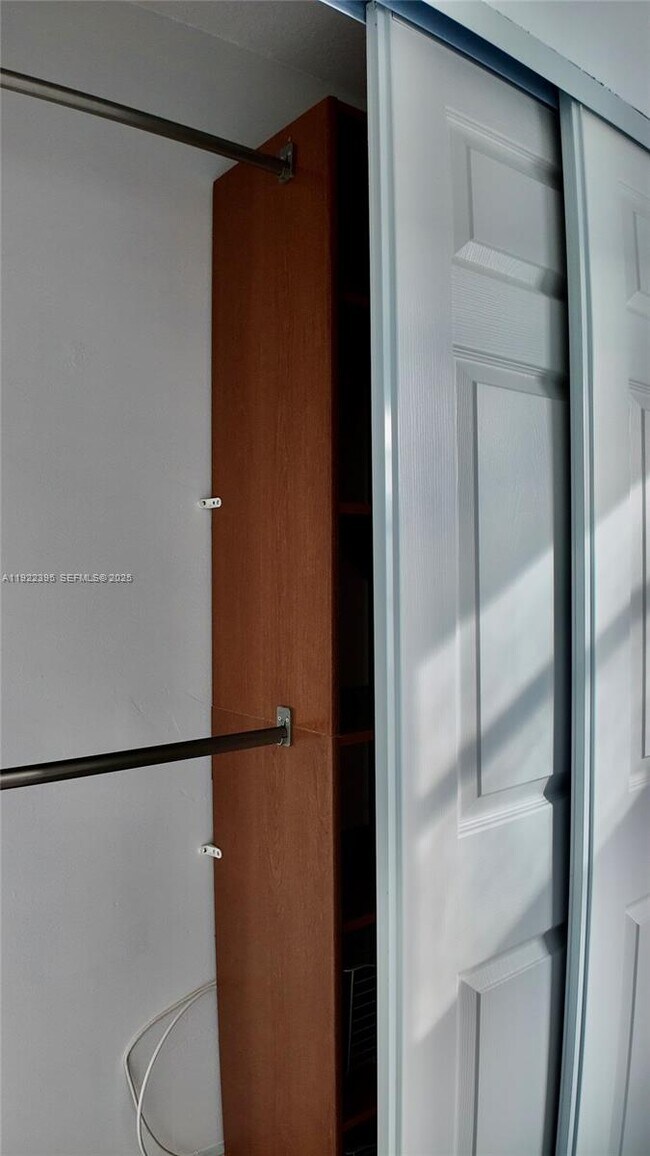 Building Photo - 325 NW 72nd Ave