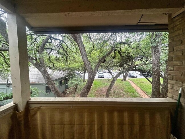 Building Photo - 8210 Bent Tree Rd