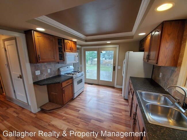 Building Photo - 2 br, 1 bath House - 36 English Rd