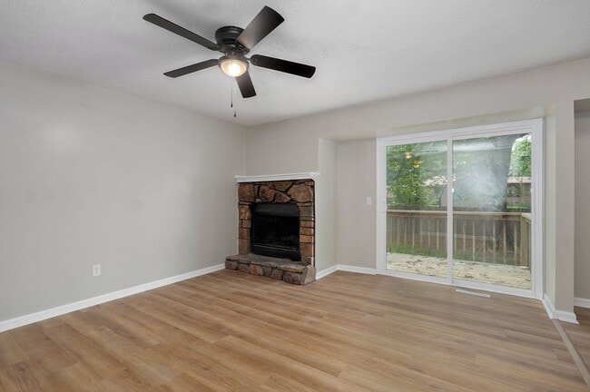 Building Photo - Charming 3 bedroom house in Springfield,MO!