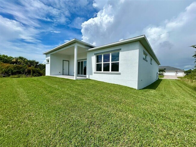Building Photo - 8147 Tracy Cir