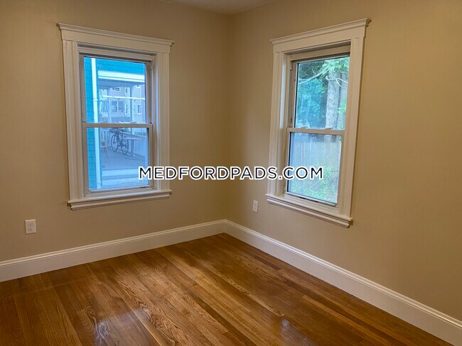 Building Photo - 72 Frederick Ave