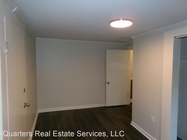 Building Photo - 2 br, 1 bath House - 780 S Peace Haven Road