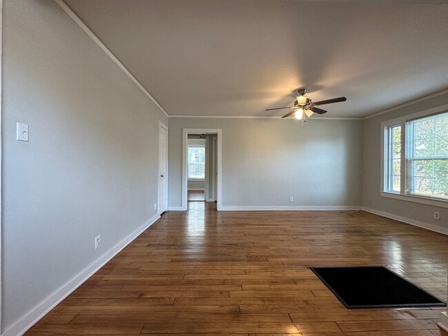 Building Photo - 4024 MacArthur Dr