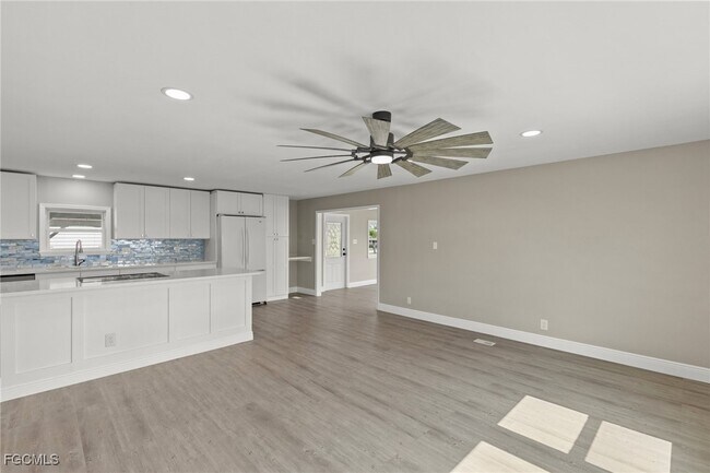 Building Photo - 57 San Remo Cir