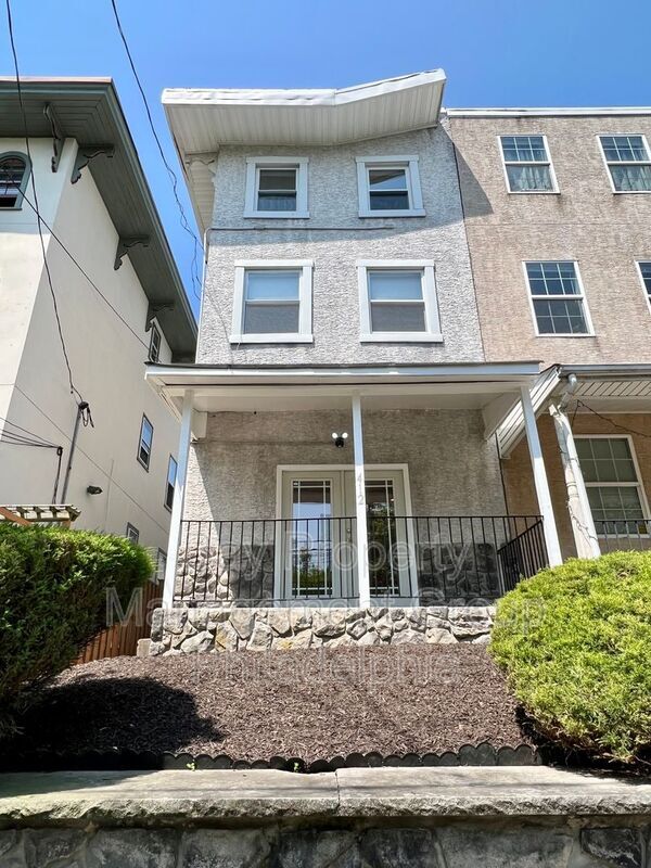 Building Photo - 412 N 32nd St