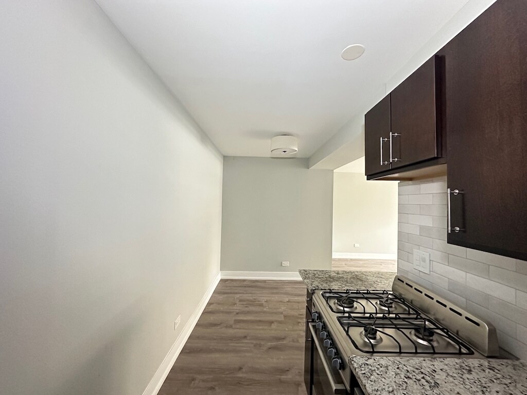 Building Photo - 509 W Barry Ave