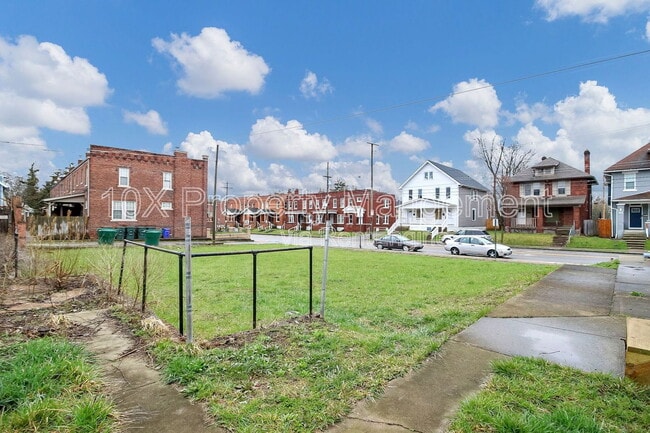 Building Photo - 1032 S Ohio Ave