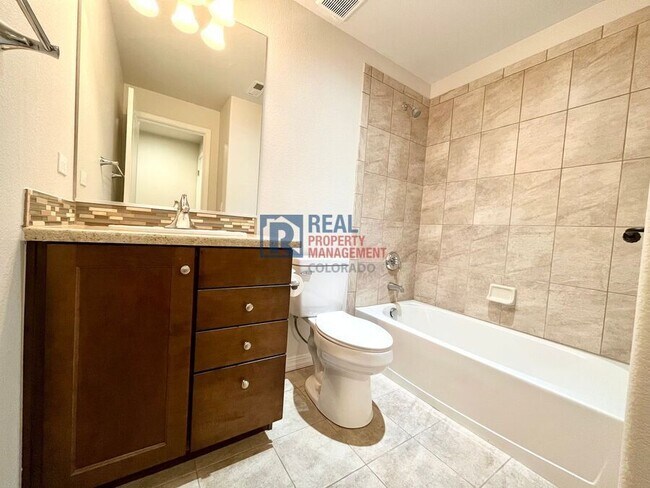 Building Photo - 10831 Fossil Dust Dr