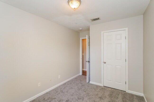 Building Photo - 8028 Logan Dr