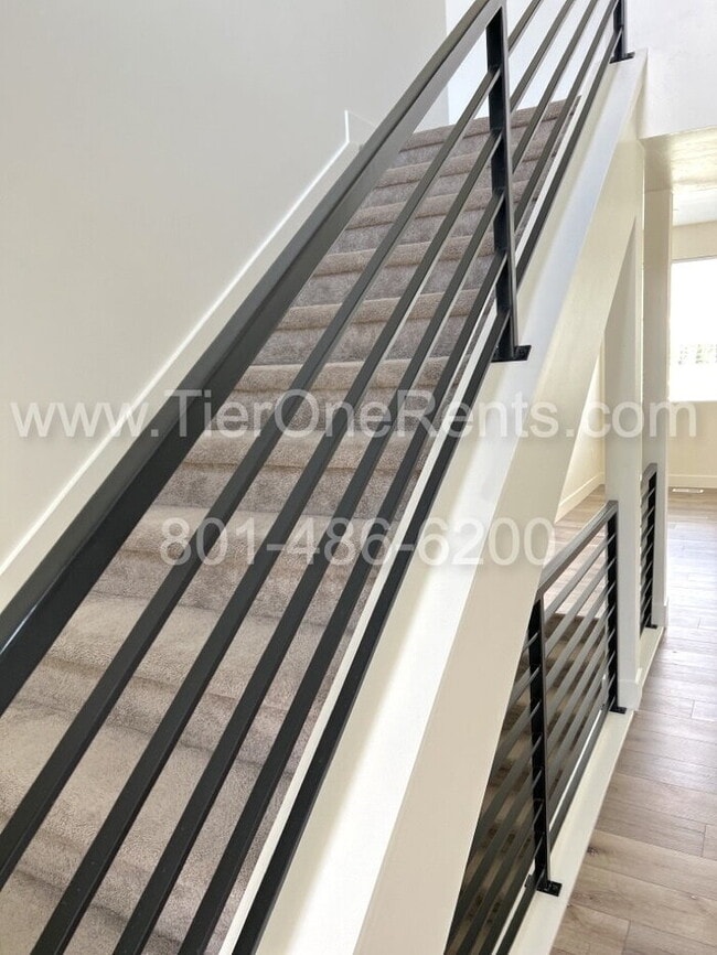 Building Photo - NO DEPOSIT option available for qualified ...