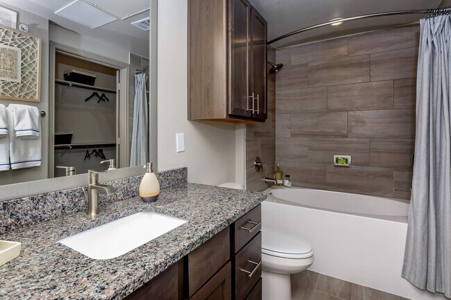Building Photo - Your Dream Home – 6 Weeks Free!