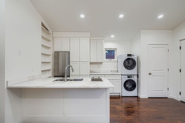 Building Photo - Centrally Located Stylish Boulder ADU with Natural Light & Convenience