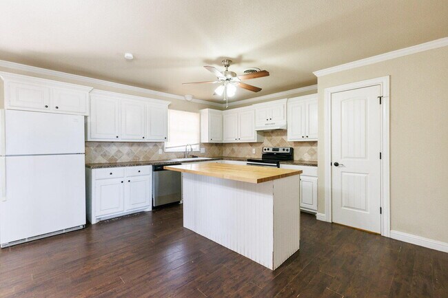 Building Photo - 2505 52nd St