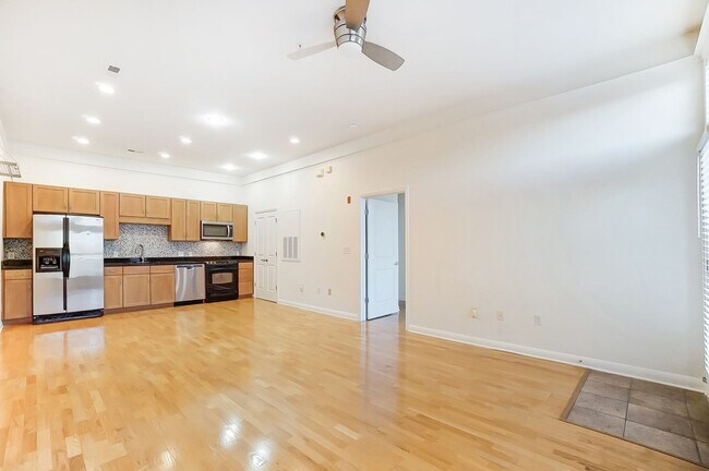 Building Photo - (Coming Soon) 1 Bedroom South End Condo!