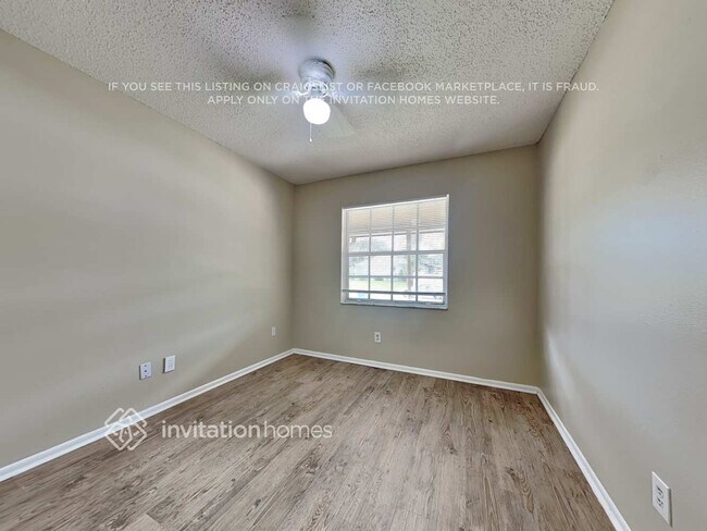 Building Photo - 419 Forest Oak Dr