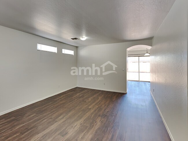 Building Photo - 12401 W Valentine Ave