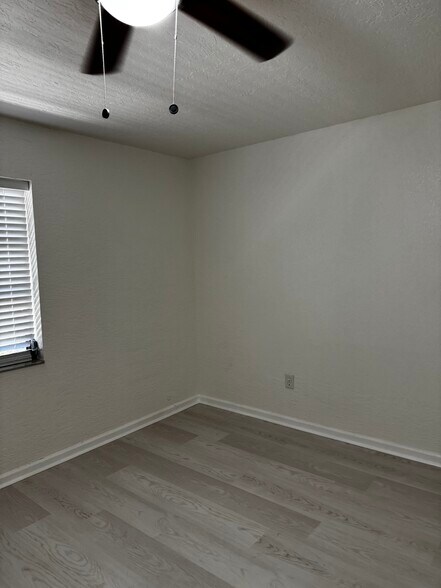 Building Photo - 1702 Barton Ct