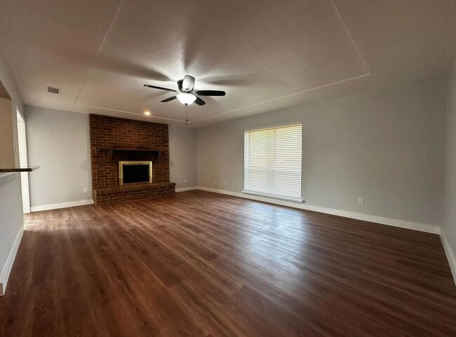 Building Photo - 111 Gregory Dr