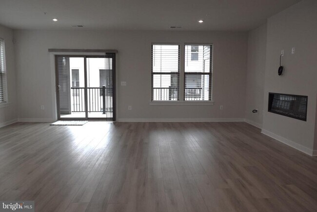Building Photo - 13542 Innovation Station Lp