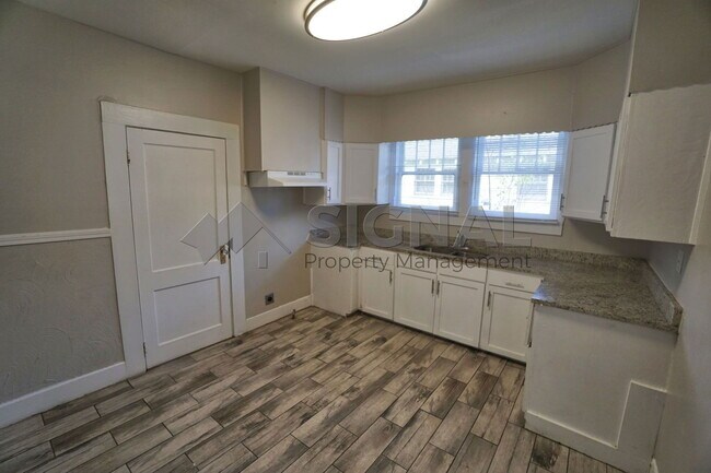 Building Photo - 1785 Steiner Ave SW