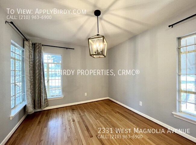 Building Photo - **3 Bed, 2 Bath Home with Detached Garage/...